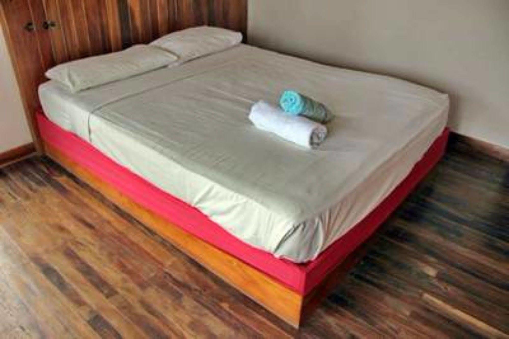 Bamboo Backpackers Hostel Nadi Ngoại thất bức ảnh